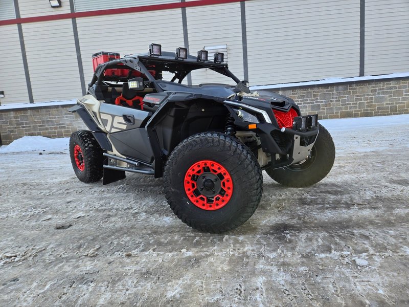 2021 CANAM MAVERICK X DS TURBO RR !! LITERALLY NEW ONLY 656 KM !!