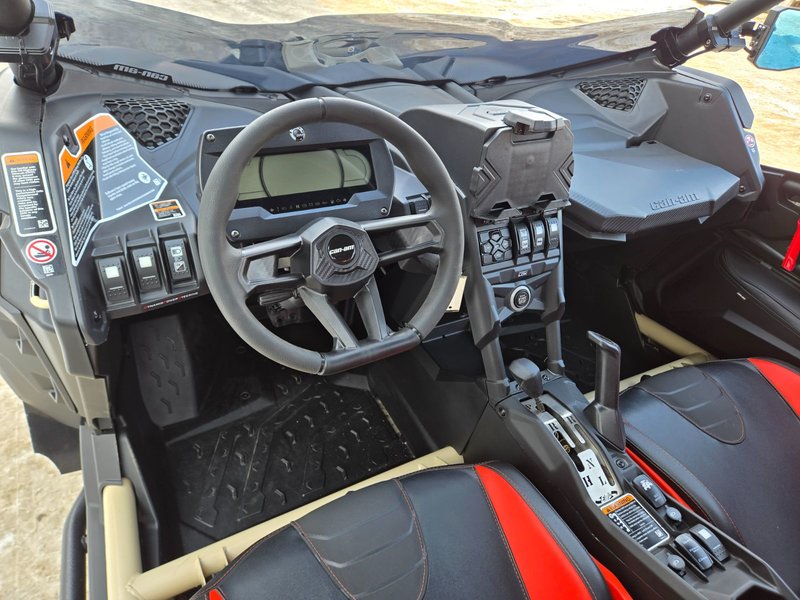 2021 CANAM MAVERICK X DS TURBO RR !! LITERALLY NEW ONLY 656 KM !!