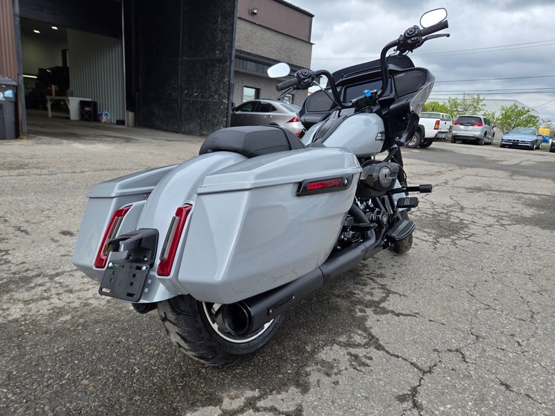 Harley-Davidson Road Glide BRAND NEW 210KM ONLY !!! 2025 117pc