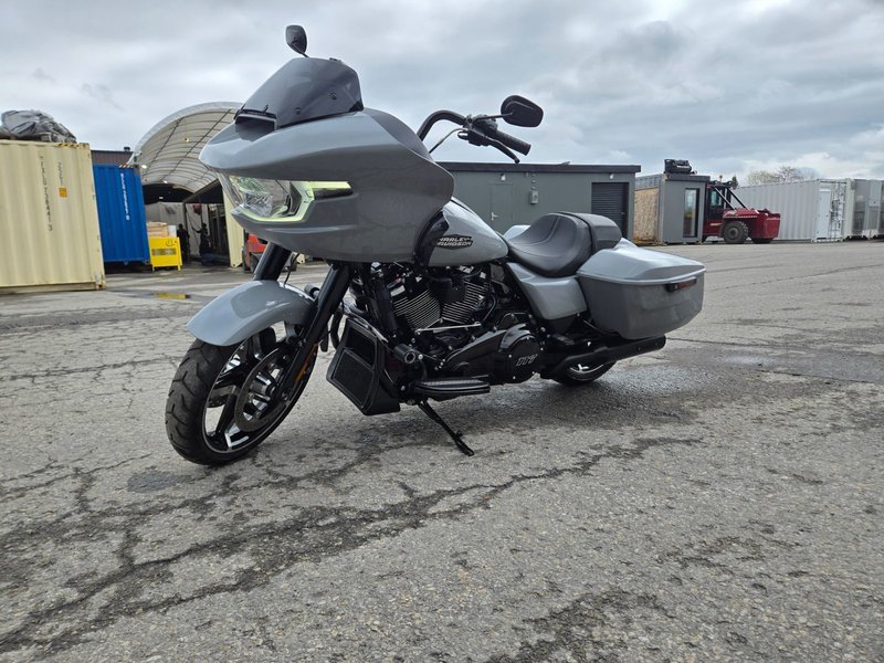 Harley-Davidson Road Glide BRAND NEW 210KM ONLY !!! 2025 117pc