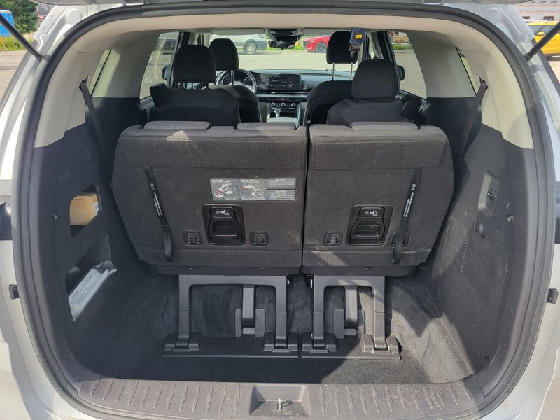 2023 Kia Carnival LX