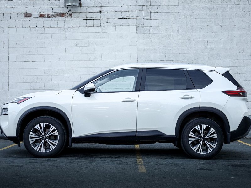 2023 Nissan Rogue SV Moonroof