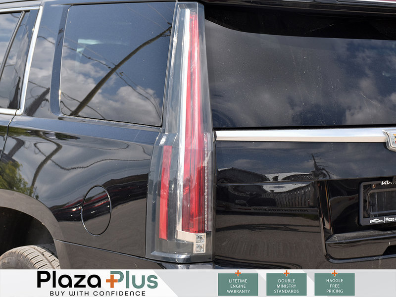 2017 Cadillac Escalade Luxury HEATED & VENTILATED LEATHER / SUNROOF