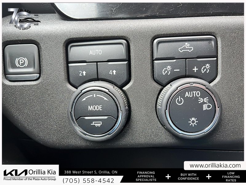 2025 Chevrolet Silverado 1500 LT 4X4 | CLEAN CARFAX | CREW CAB