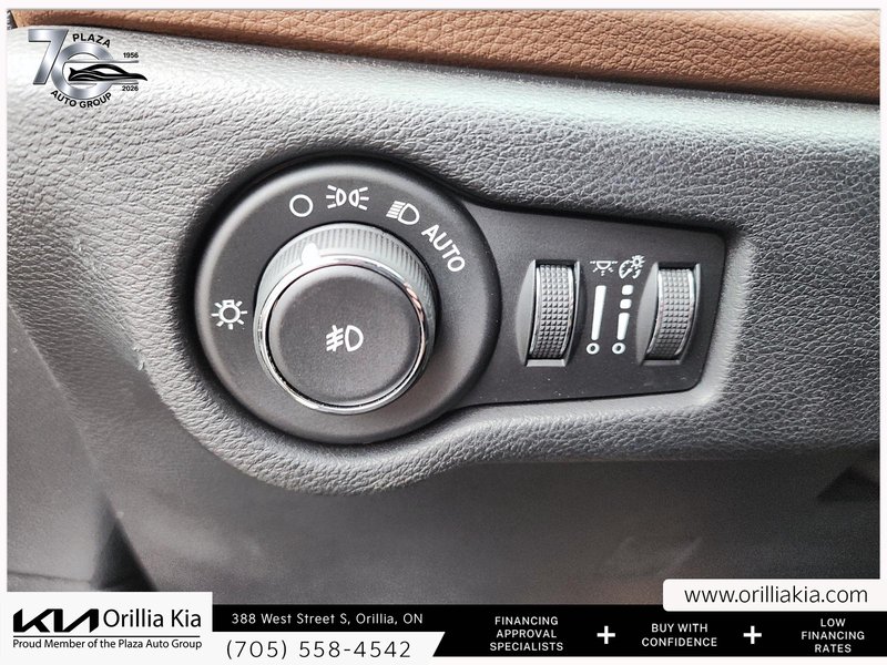 2017 Chrysler Pacifica Limited LEATHER SEATS | PANORAMIC SUNROOF | POWER SLIDING DOORS