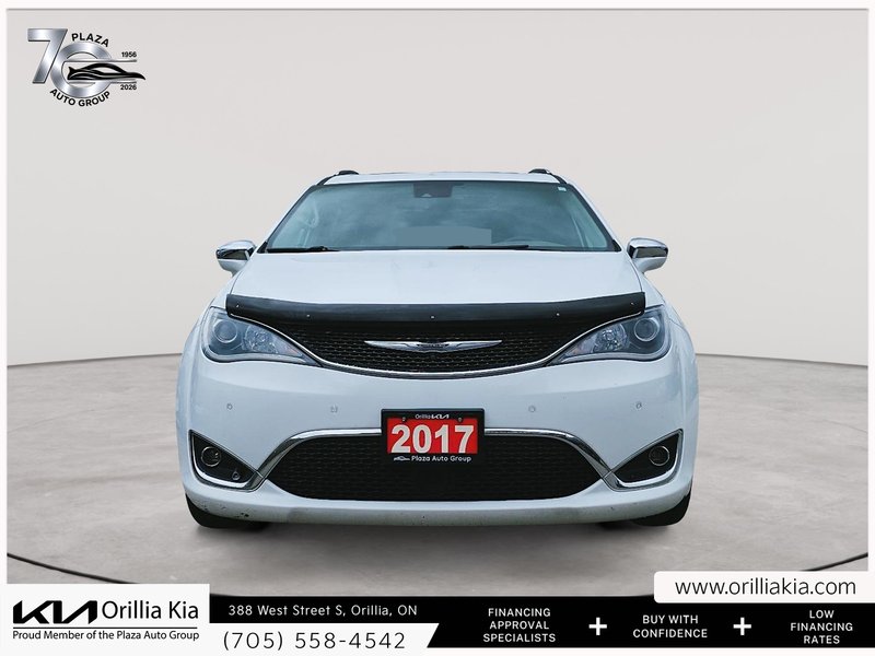 2017 Chrysler Pacifica Limited LEATHER SEATS | PANORAMIC SUNROOF | POWER SLIDING DOORS