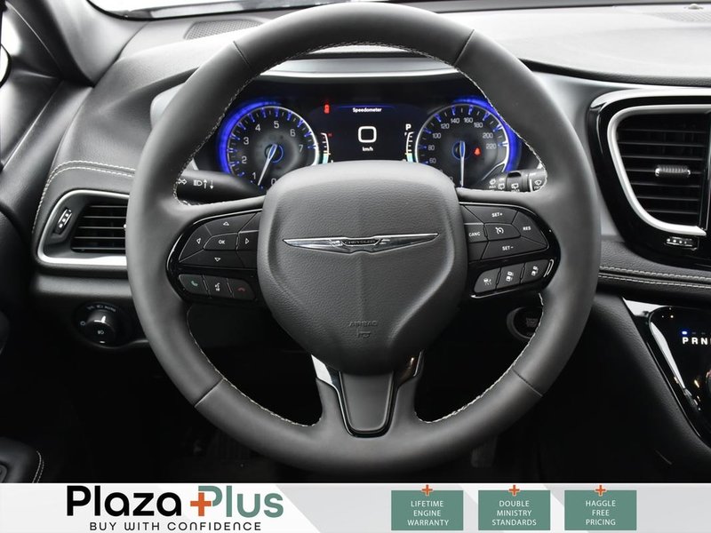 2022 Chrysler Pacifica Touring Limited 8 Passenger | Leather | Loaded