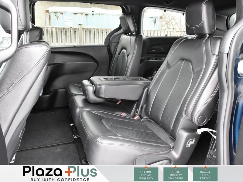 2022 Chrysler Pacifica Touring Limited 8 Passenger | Leather | Loaded