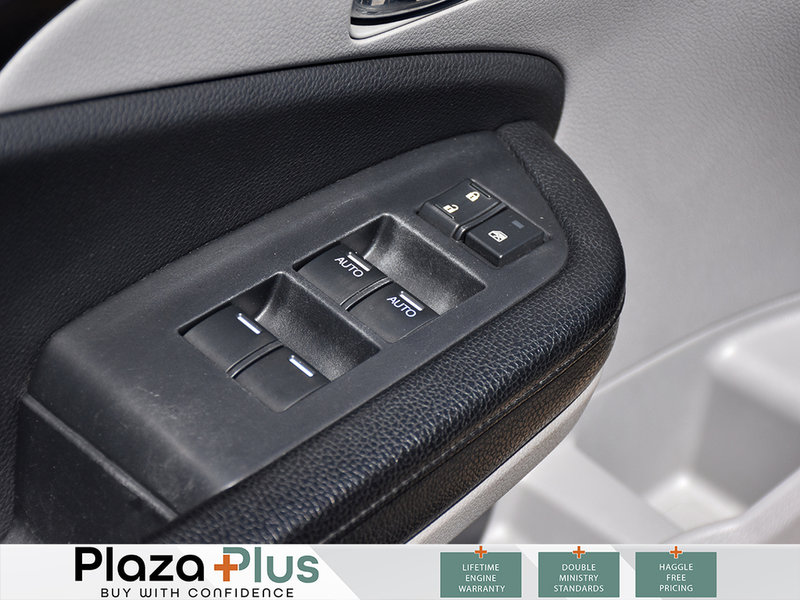 2016 Honda Pilot LX HEATED SEATS / BLUETOOTH / BACK UP CAMERA / LX