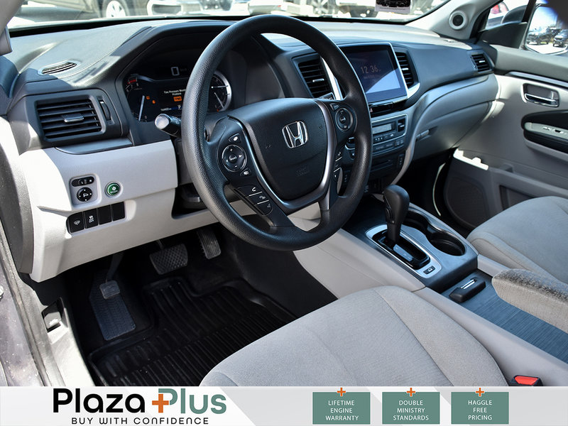 2016 Honda Pilot LX HEATED SEATS / BLUETOOTH / BACK UP CAMERA / LX