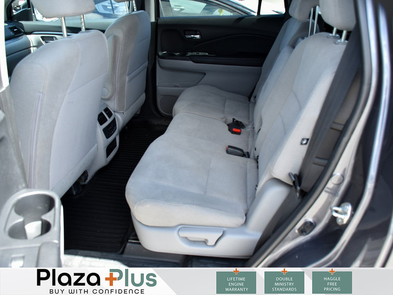 2016 Honda Pilot LX HEATED SEATS / BLUETOOTH / BACK UP CAMERA / LX