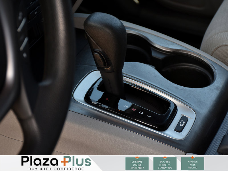 2016 Honda Pilot LX HEATED SEATS / BLUETOOTH / BACK UP CAMERA / LX