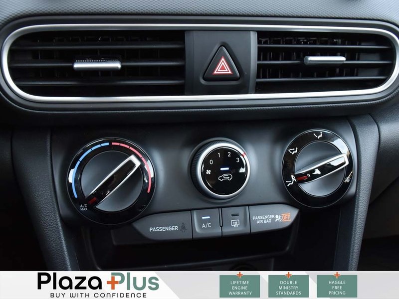 2019 Hyundai Kona Essential AWD / HEATED SEATS / 2 SETS OF TIRES