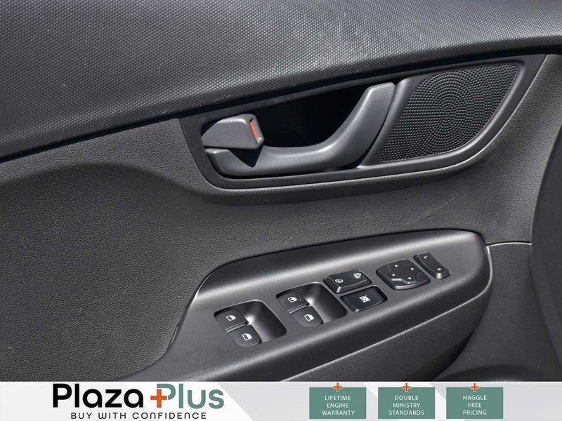 2019 Hyundai Kona Essential AWD / HEATED SEATS / 2 SETS OF TIRES