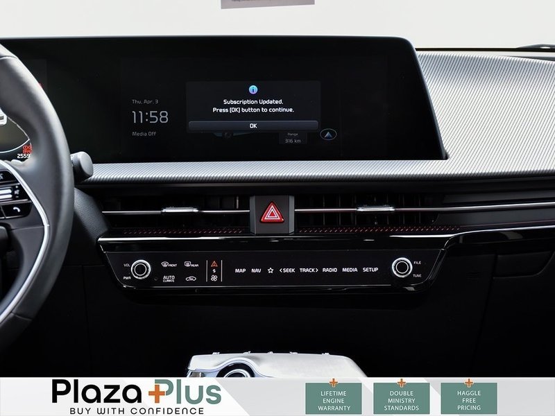 2024 Kia EV6 Land w/GT-Line Pkg 1 APPLE CARPLAY / ANDROID AUTO / HEATED SEATS