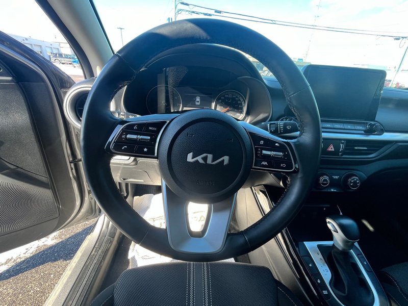 2023 Kia Forte EX APPLE CARPLAY / ANDROID AUTO / HEATED SEATS