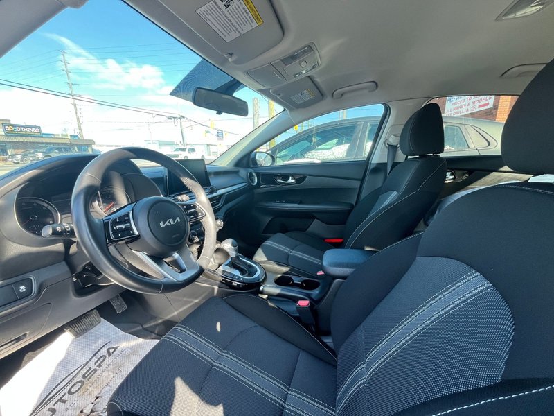 2023 Kia Forte EX APPLE CARPLAY / ANDROID AUTO / HEATED SEATS