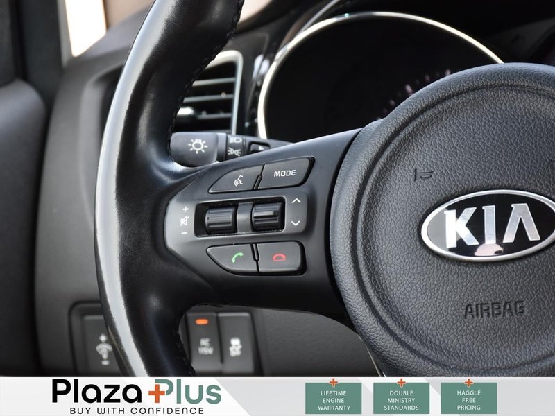 2016 Kia Sedona SX 8 PASSENGER / HEATED SEATS & STEERING WHEEL / BLUETOOTH