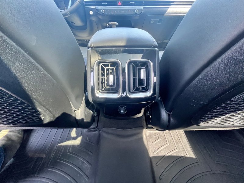 2025 Kia Sorento X-Line HEATED SEATS & STEERING WHEEL | LEATHER SEATS | AWD