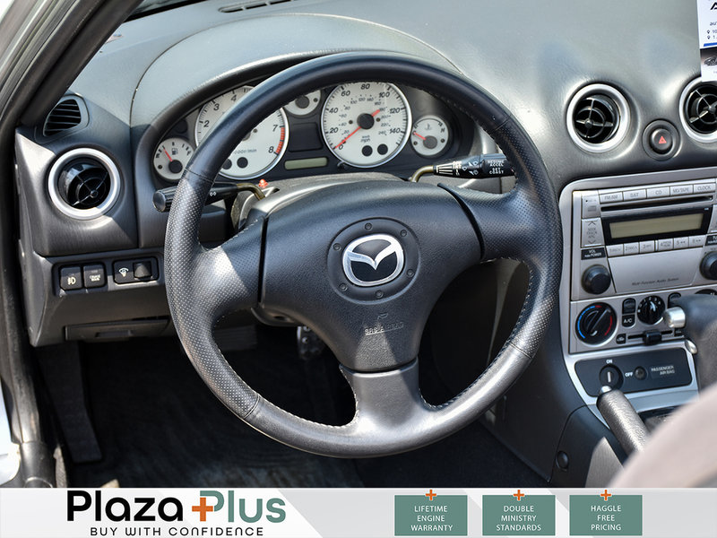 2004 Mazda MX-5 Miata Cloth REAR WHEEL DRIVE / CONVERTIBLE