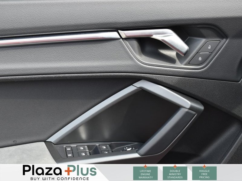 2024 Audi Q3 Technik LIKE NEW! | SONSO AUDIO | PANO SUNROOF | TRAILER HITCH!