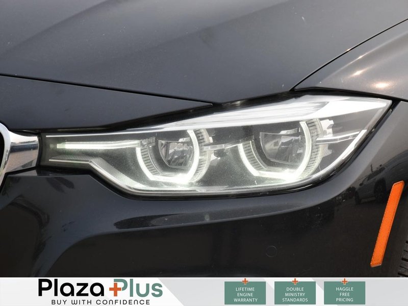 2019 BMW 3 Series 330i xDrive XDRIVE AWD | CLEAN CARFAX | PANO SUNROOF | ALLOY RIMS