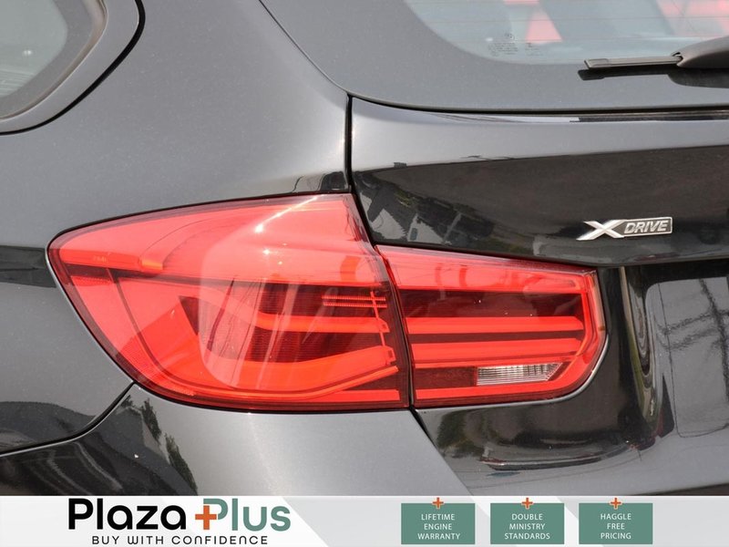 2019 BMW 3 Series 330i xDrive XDRIVE AWD | CLEAN CARFAX | PANO SUNROOF | ALLOY RIMS