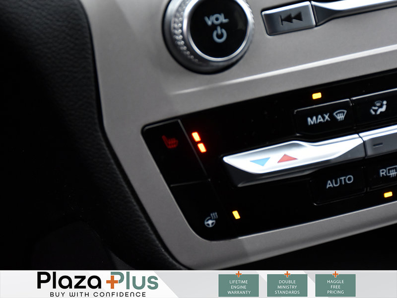 2023 Ford Explorer XLT One Owner l Clean Carfax l 3rd Row Seats