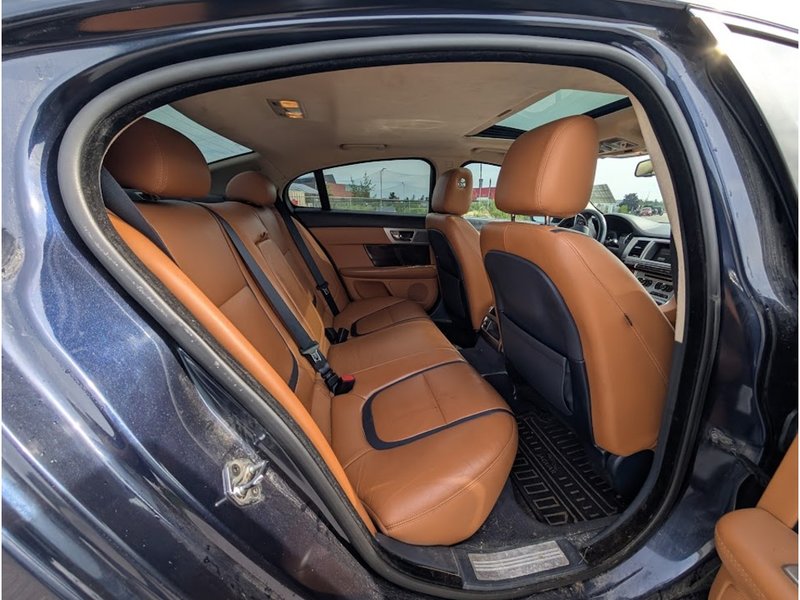 2014 Jaguar XF BASE