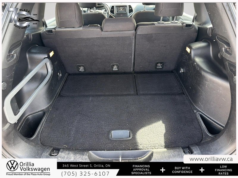 2015 Jeep Cherokee Sport 3.2L V6 | Cold Weather Group | Trailer Tow Group