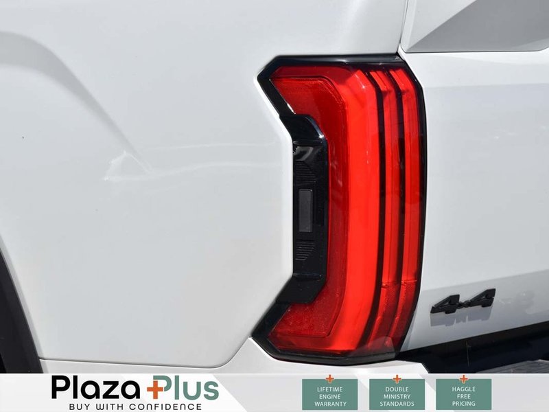 2025 Toyota Tundra Limited PANO SUNROOF | TONNEAU COVER | LOW KM!