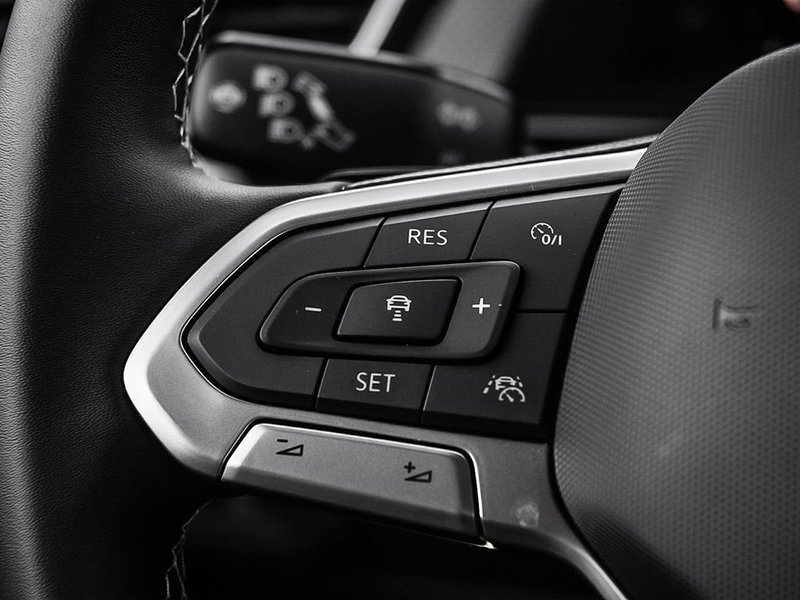 2025 Volkswagen Atlas Cross Sport Highline Black Wheel Package / Oryx White Pearl