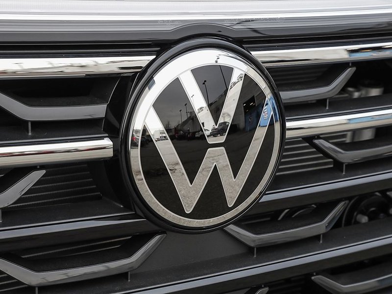 2025 Volkswagen Atlas Peak Edition No Options / Pure White