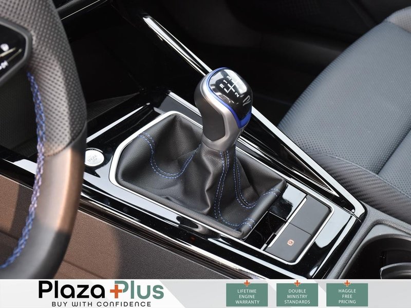 2024 Volkswagen Golf R BASE CPO | MANUAL! | LOW KM | 4MOTION AWD | SUNROOF | HEATED + VENTILATED SEATS
