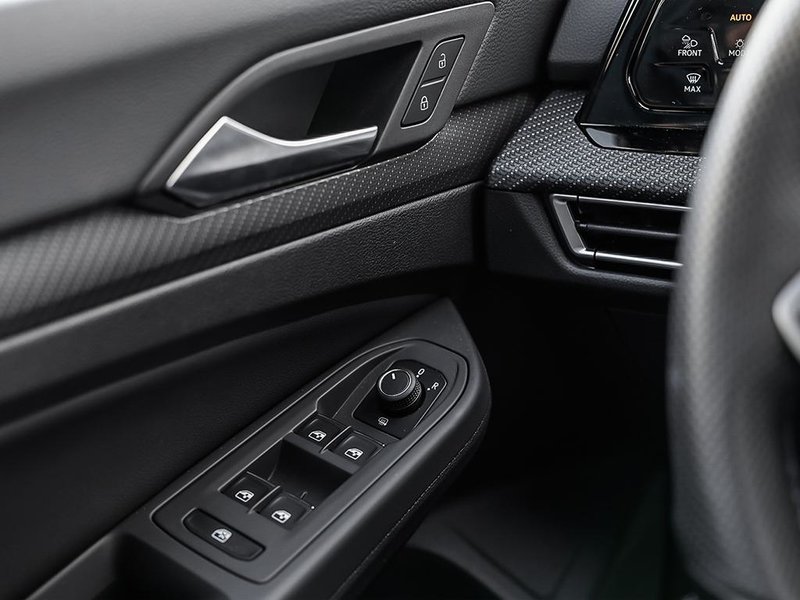 2024 Volkswagen Golf R BASE