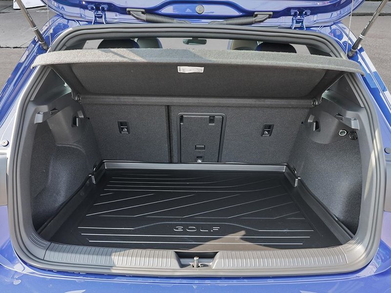 2024 Volkswagen Golf R BASE