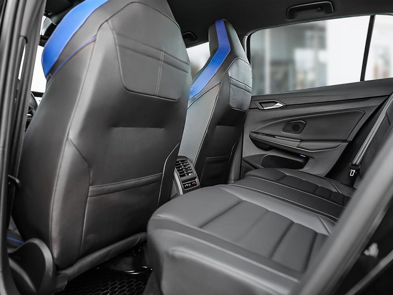 2024 Volkswagen Golf R BASE