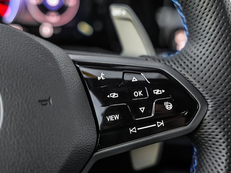 2024 Volkswagen Golf R BASE