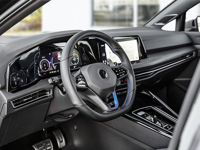 2024 Volkswagen Golf R BASE
