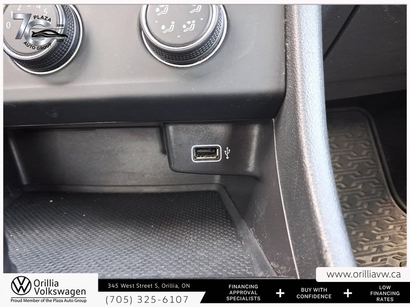 2019 Volkswagen Jetta Comfortline heated front seats | Apple CarPlay and Android Auto