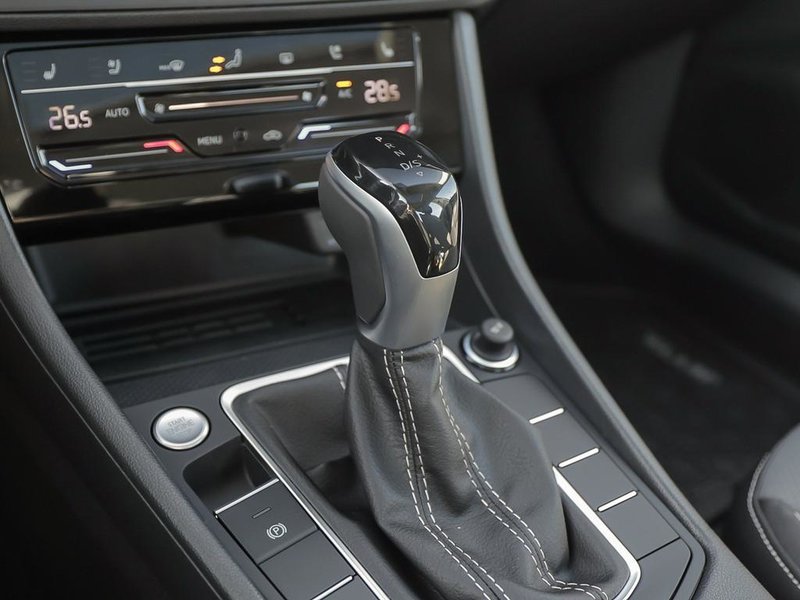 2025 Volkswagen Jetta Highline Dynamic Headlights | Remote Start