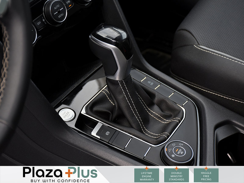 2023 Volkswagen Taos Highline HIGHLINE | CPO | 4MOTION AWD | LOW KILOMETERES! | HEATED + A/C LEATHER SEATS | PANO SUNROOF