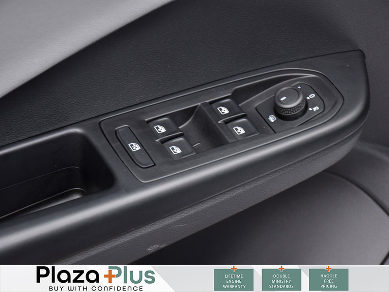 2023 Volkswagen Taos Highline HIGHLINE | CPO | 4MOTION AWD | LOW KILOMETERES! | HEATED + A/C LEATHER SEATS | PANO SUNROOF