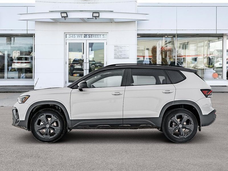 2025 Volkswagen Taos Comfortline Black Edition No Options / Pure White with Black Roof