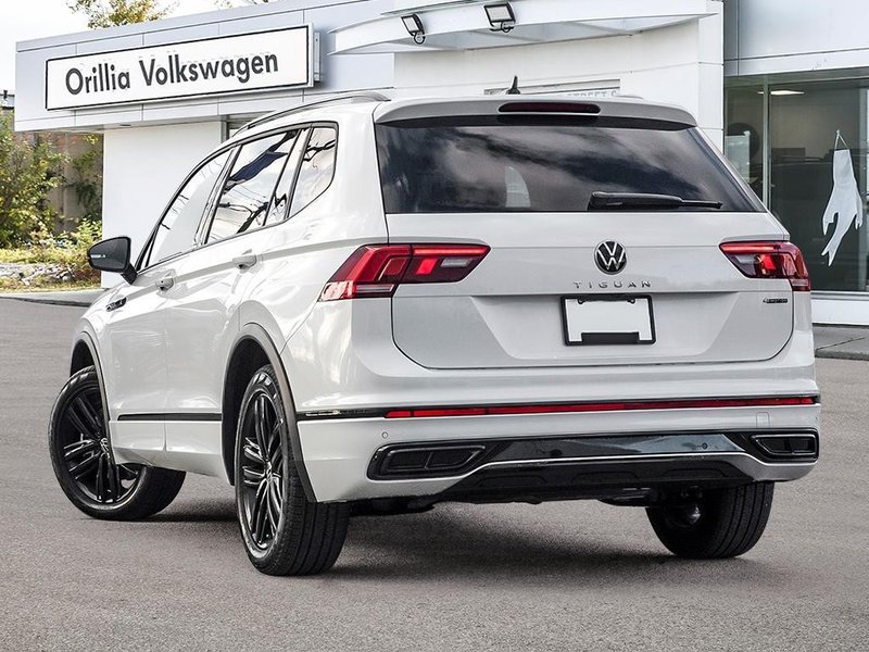 2024 Volkswagen Tiguan Comfortline R-Line Black Edition No Options / Oryx White Pearl
