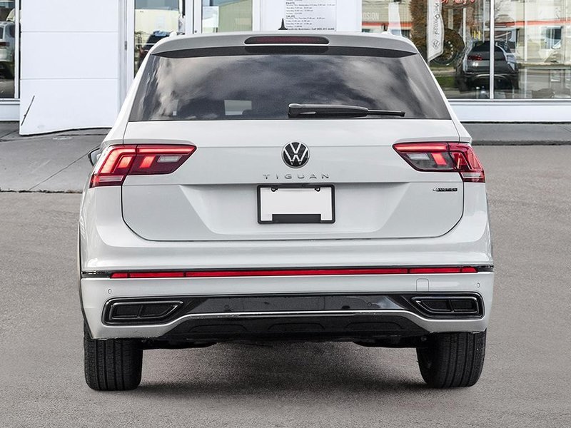 2024 Volkswagen Tiguan Comfortline R-Line Black Edition No Options / Oryx White Pearl