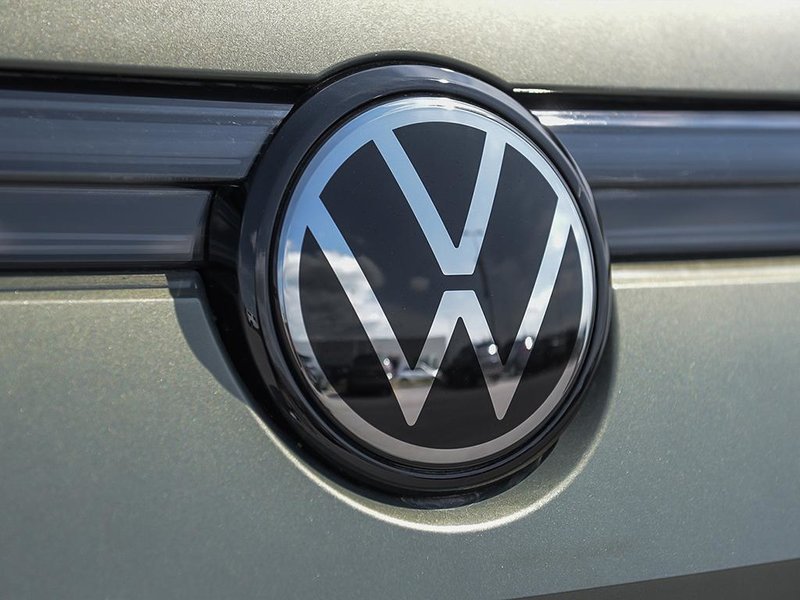 2025 Volkswagen Tiguan Comfortline Pano Roof / Avacado Green