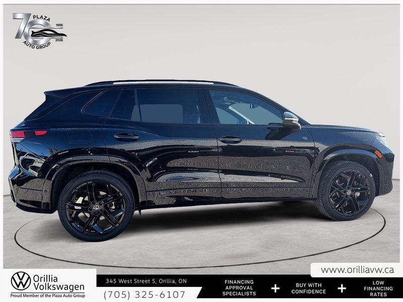 2026 Volkswagen Tiguan Comfortline R-Line Black Edition Panoramic Roof | 4MOTION AWD | R-Line Black