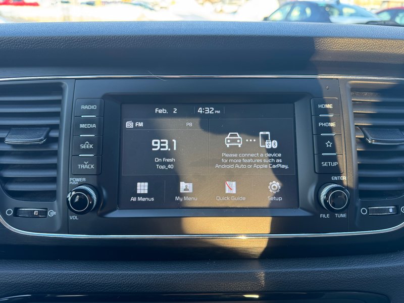 2019 Kia SEDONA LX | CLEAN CARFAX | 8 SEATS | TWO SETS OF TIRES ON RIMS | APPLE CARPLAY AND ANDROID AUTO |