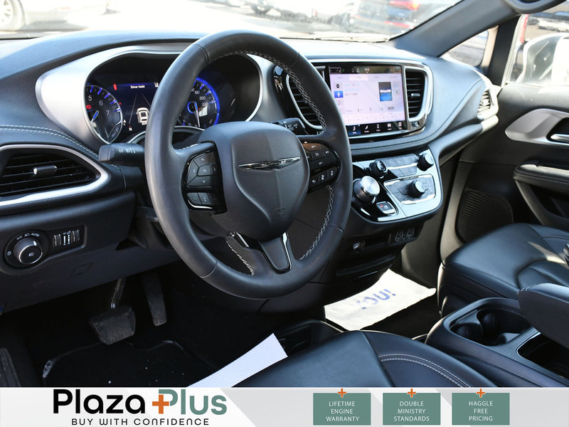 2023 Chrysler Pacifica Touring L Certified | Blind Spot Monitor | Bluetooth | Backup Camera